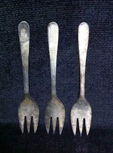 Set 3 pezzi vintage FORCHETTE BAMBINO italiane (+ più elencate) "Piatto argento Italia" - Foto 1 di 3