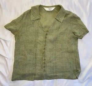 Max Studio Geometric Button Up Green Blouse XS USA Made S/S Sage V-neck - Picture 1 of 4