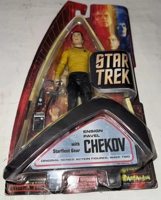 Figura de acción Star Trek Ensign Pavel Chekov con Starfleet Gear Wave 2 Art Asylum Foto 1 de 2