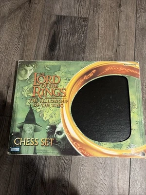 VTG Parker Brothers Lord of The Rings The Fellowship of the Ring Chess Set 2002 - Image 1 of 4