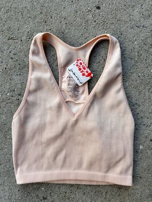 Nuevo con etiquetas Sujetador deportivo Free People FP movimiento rosa melocotón acanalado cuello en V espalda deportiva talla L Foto 1 de 4