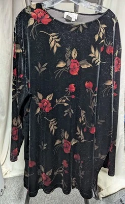 Jennifer Moore for Women plus size 3x velvet black top long sleeve red floral - Image 1 of 4