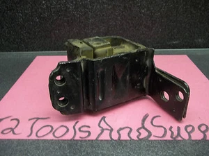 +New Genuine GM 22536569 Engine Front Mount - Bild 1 von 1