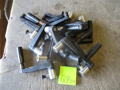 1 manivela usada para mecanismo de travesía de torreta, para HMMWV con torreta eléctrica Foto 1 de 2