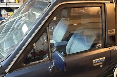 🛻 Toyota Pickup 1984-1988 moldura de puerta superior OEM lado del conductor izquierdo cromo raro Foto 1 de 4