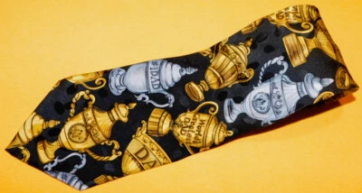 МУЖСКАЯ ЗАВИСИМОСТЬ ЧЕРНЫЙ/СЕРЫЙ/ЗОЛОТОЙ ТРОФЕЙ ЧАШКА МОТИВ ГАЛСТУК - ГАЛСТУКИ - ДИЗАЙНЕРСКИЕ ГАЛСТУКИ. - Изображение 1 из 3