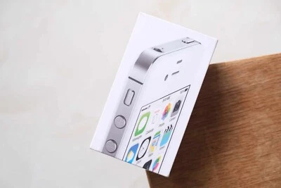 Apple iPhone 4S - 32GB - White (Unlocked) A1387 IOS6 Sealed - Image 1 of 4