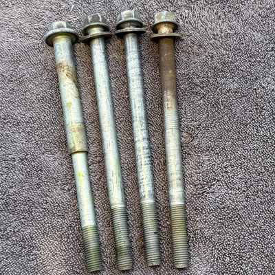 Mazda Miata 1999 pernos de brazo de torsión usados. Foto 1 de 4