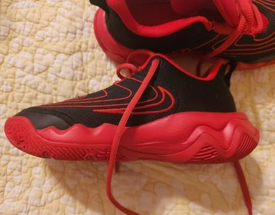 NUEVO EN CAJA Nike Giannis Immortality Niños Talla 1Y Negro/Rojo Tenis Atléticos Foto 1 de 4