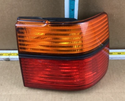 Задний правый задний фонарь со стороны пассажира для Volkswagen Jetta 1993-1998 годов выпуска 1H5945257 от оригинального производителя - Изображение 1 из 4