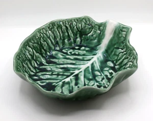 Vintage Ceramic Cabbage Leaf Serving Bowl Green & White Majolica 11" x 10" - Picture 1 of 14