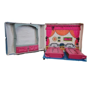 DE COLECCIÓN 1969 MATTEL BARBIE & STACEY SLEEP N KEEP ESTUCHE (#5151) JUEGO AMARILLO - Imagen 1 de 14
