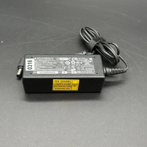 Original ✅ Netzteil Ladegerät Delta Electronics ADP30JH B - 19V 1,58A - Bild 1 von 3