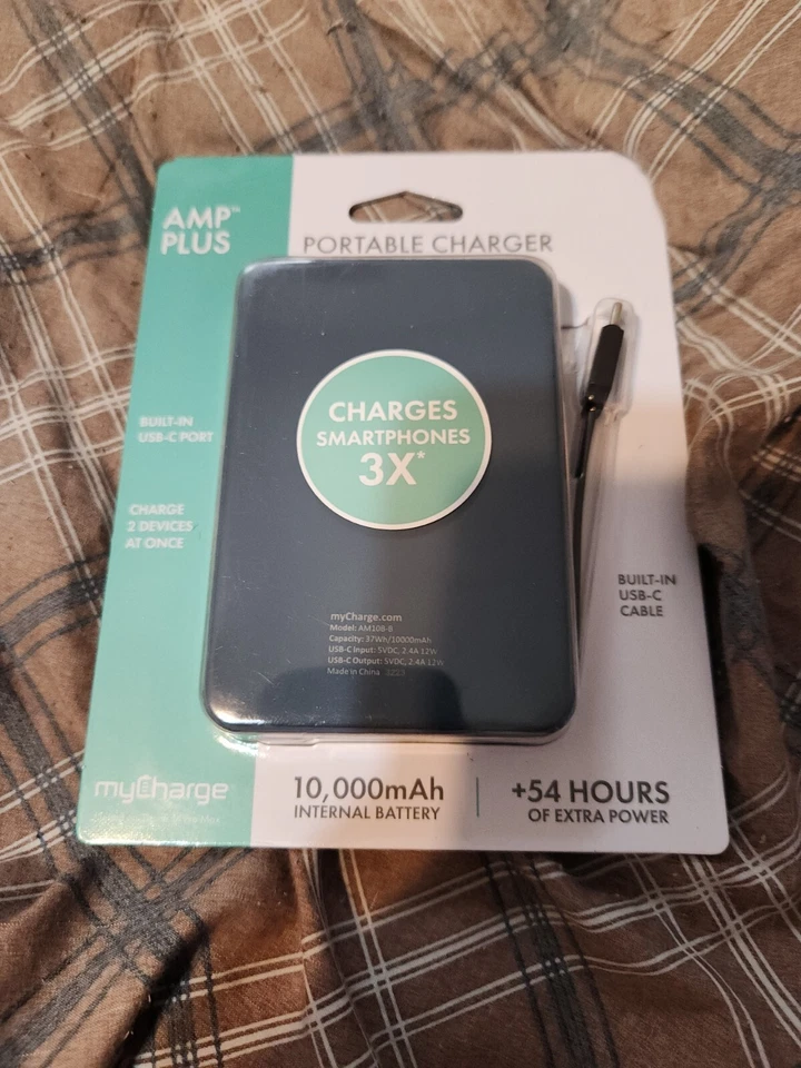 Banco de alimentación de salida myCharge Amp Prong 10000 mAh/12 W con cable de carga integrado Foto 1 de 2