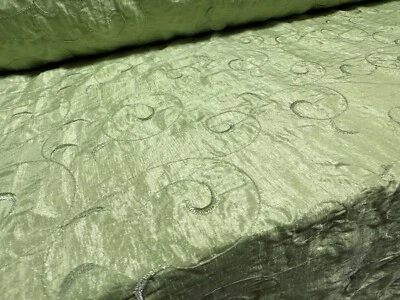 Taft Kunstseide Stoff, Meterware - Blattwirbel Stickerei - hellgrün - Bild 1 von 3