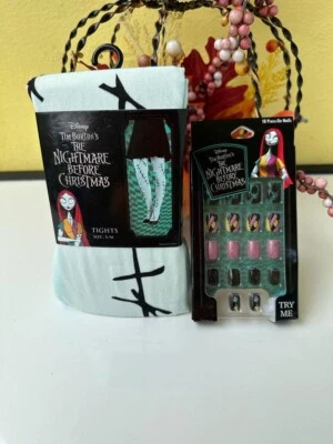 Medias Pesadilla antes de Navidad Sally puntadas y uñas prensadas Halloween Foto 1 de 4
