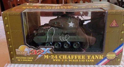 Ultimate Soldier/Motorworks 1:32 M-24 Chaffee Tank W/2 Crewmen - Image 1 of 4