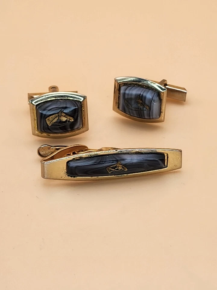 Juego de clip/barra y gemelos de corbata de placa de oro de 10 k de 74 años de antigüedad caballo arte ecuestre vidrio Foto 1 de 4