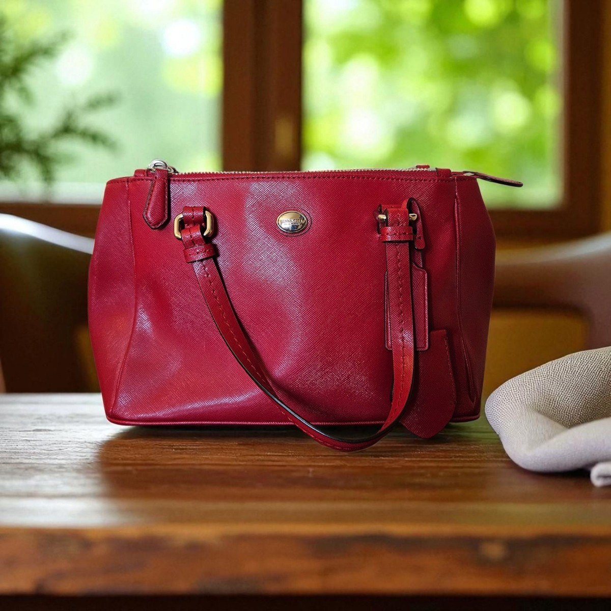 新品未使用 COACH ミニバッグ PEYTON Coach Mini Payton Bag In Signature Canvas With Orange Print