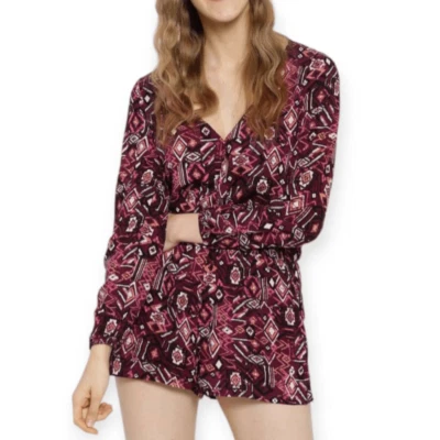 FOREVER 21 MAMELUCO ESTAMPADO BORGOÑA TALLA S USADO EN EXCELENTE ESTADO. Foto 1 de 4