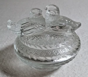 Vtg Clear Glass Love Birds Candy Dish Trinket Box Romantic Bird Lid Decor - Picture 1 of 9