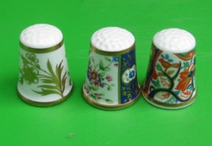 3 Royal Worcester Historical Patterns Thimbles -Grainger Gold, Barr Flight etc - Picture 1 of 2