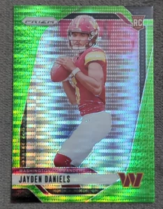 2024 Panini Prizm Rookies Neon Green Pulsar Prizm #347 Jayden Daniels (RC) - Picture 1 of 6