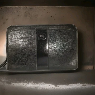 Auténtico bolso clutch Burberry cuero negro caballo sombra herrajes plateados segundo Foto 1 de 4