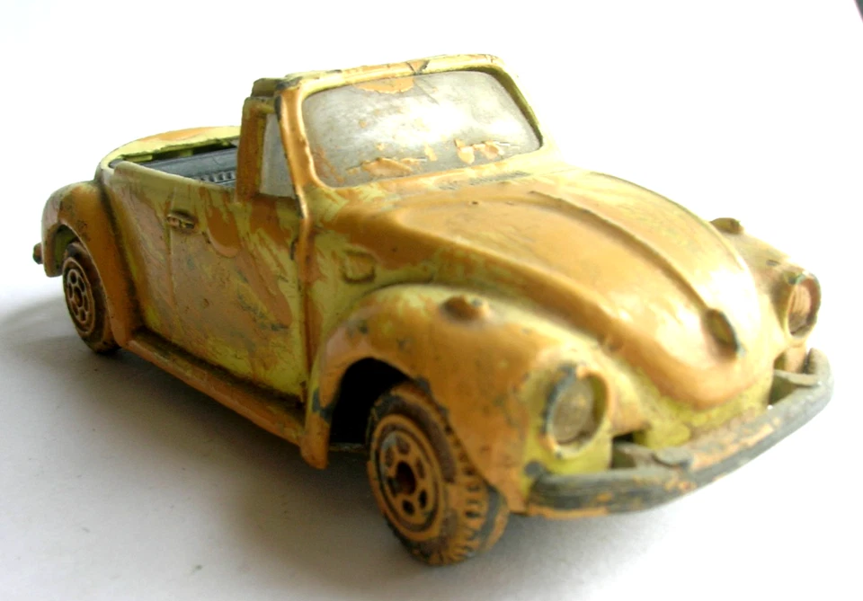 Volkswagen Maggiolino Cabriolet 1303 1/43 Polistil vintage giocato - maggiolone - Immagine 1 di 4
