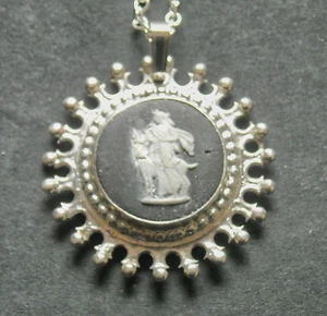 WEDGWOOD BASALT PENDANT & CHAIN SET IN STERLING SILVER, DIANA & STAG, PERFECT - Picture 1 of 3
