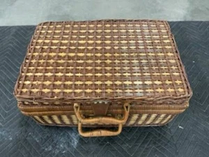 Wicker Picnic Basket with dinnerware - Picture 1 of 6