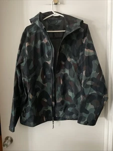 Lululemon Jacket Jungle Green Black Camo Size Med - Picture 1 of 6
