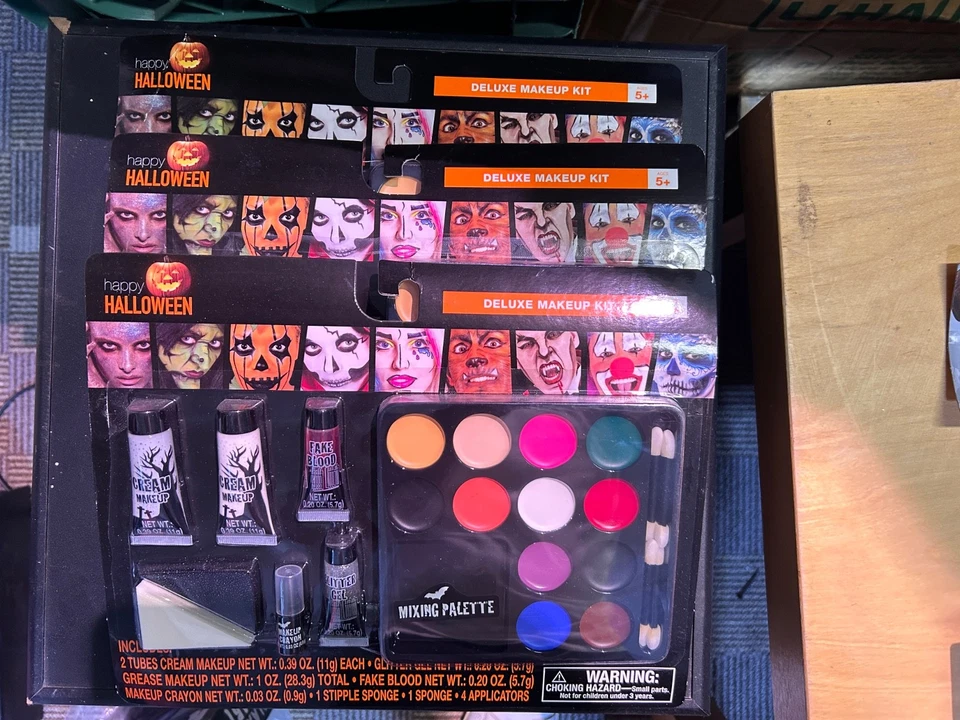 Lot of  5 Deluxe Rubies Halloween Makeup Sets - New - Image 1 of 1