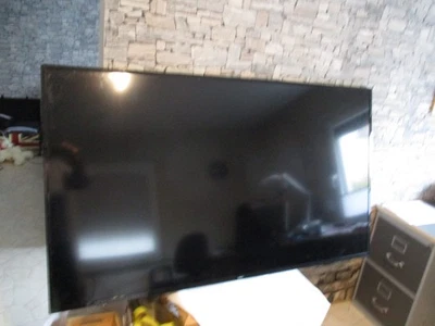 Monitor / Bilschirm von NEC MultiSync E657Q LCD 65 - Bild 1 von 4