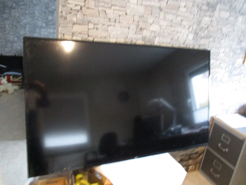 Monitor / Bilschirm von NEC MultiSync E657Q LCD 65 - Bild 1 von 4