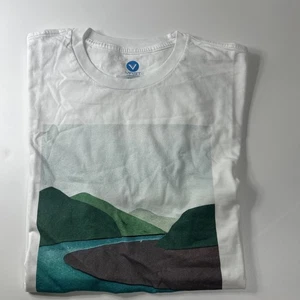 Vast Life Graphic T Shirt Size Medium NWT - Picture 1 of 10