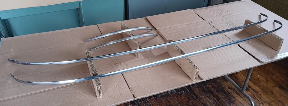 49 50 Chevy 2 Puertas Guardabarros Trasero Corona Molduras Acero Inoxidable Juego 4 Tiras Cromadas Foto 1 de 4