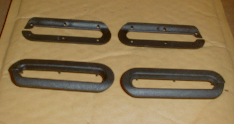 Maserati Biturbo Spyder CONJUNTO DE ACABAMENTO DE CINTO DE SEGURANÇA 4 peças ombro interior traseiro AI173 - Imagem 1 de 1