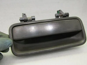 Land Rover Freelander mk11997-2006 pre-facelift Left Rear exterior door handle - Picture 1 of 4