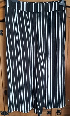A Pair of Black & White Stripped Crop Trousers by M&Co Size 12 - Image 1 of 2