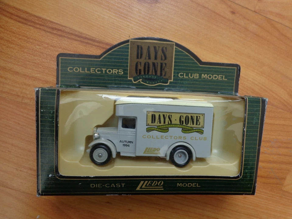Lledo Giorni Andato 1934 Dennis Pacchi Furgone' Collettore Club Autunno 1994' - Immagine 1 di 1