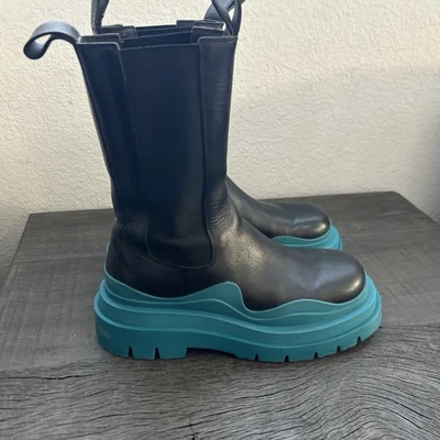 Bottega Veneta Tire Chelsea Boots Women's 38 runs big Men's 8? EUC - Image 1 of 4