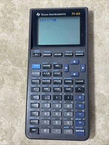 Texas Instruments T1-82 Graphing Calculator Pre owned No Cover Tested - Picture 1 of 5
