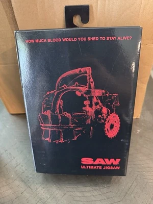 Figura de acción NECA Saw Ultimate Jigsaw Killer Red Robe versión escala 7 pulgadas Foto 1 de 4