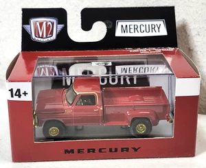 M2 Machines 1967 Mercury M-100 Custom 4x4 CHASE R95 Rosso Pickup Camion Giocattolo NUOVO - Foto 1 di 7