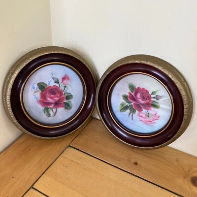 Marco de fotos de yeso redondo firmado arte pastel rosa flor de colección conjunto de 2 Foto 1 de 4