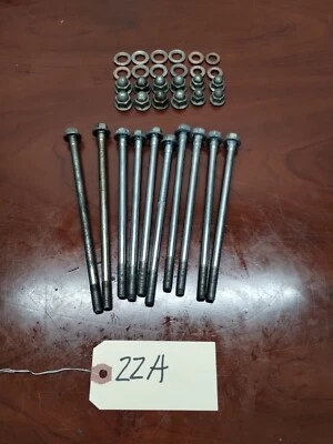 Cubierta de culata Honda VT1100C2 Shadow Sabre pernos tuercas y arandelas. Foto 1 de 4