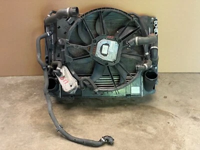 2013-2015 BMW X1 RADIADOR CONDENSADOR VENTILADOR DE REFRIGERAÇÃO CONJUNTO COMPLETO FABRICANTE DE EQUIPAMENTO ORIGINAL LOTE 688 - Imagem 1 de 4
