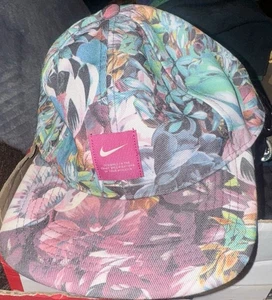 Gorra Nike Heritage 86 Logo Floral con tirantes Dri Fit Golf - Imagen 1 de 3