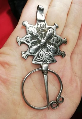 Fibule ancienne en argent massif, berbère ethnique bijoux - Photo 1/4